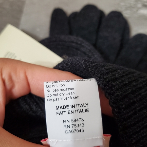 NWT Stil Estro Knit Hat and Gloves Set. Dark Grey. Rhinestones. Made In Italy. - Picture 9 of 9